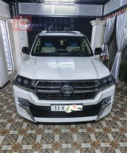 تۆیۆتا لاند کروزەر